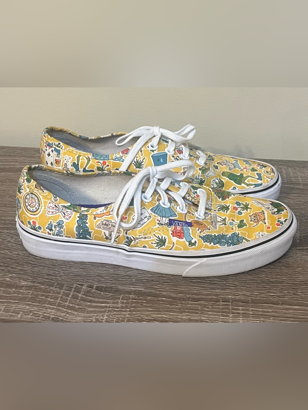 Vans x Liberty of London Alice in Wonderland Sneakers Women's Size 7
